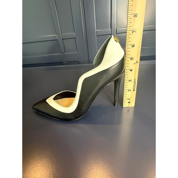 Guess Black White Two Tone Pumps 9M | Pointed Toe Heels Quiet Luxury Classic - Picture 2 of 6